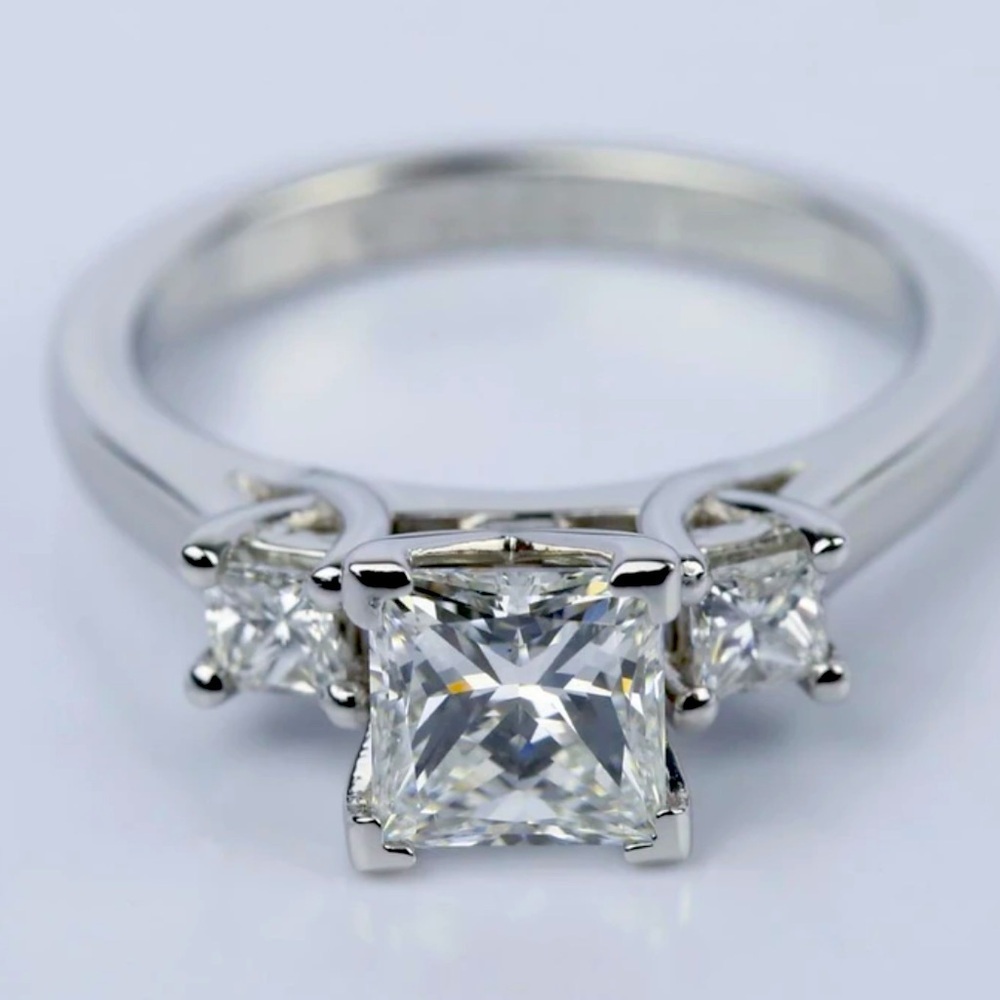 Farah Jewelry Silver Triple Stone Ring